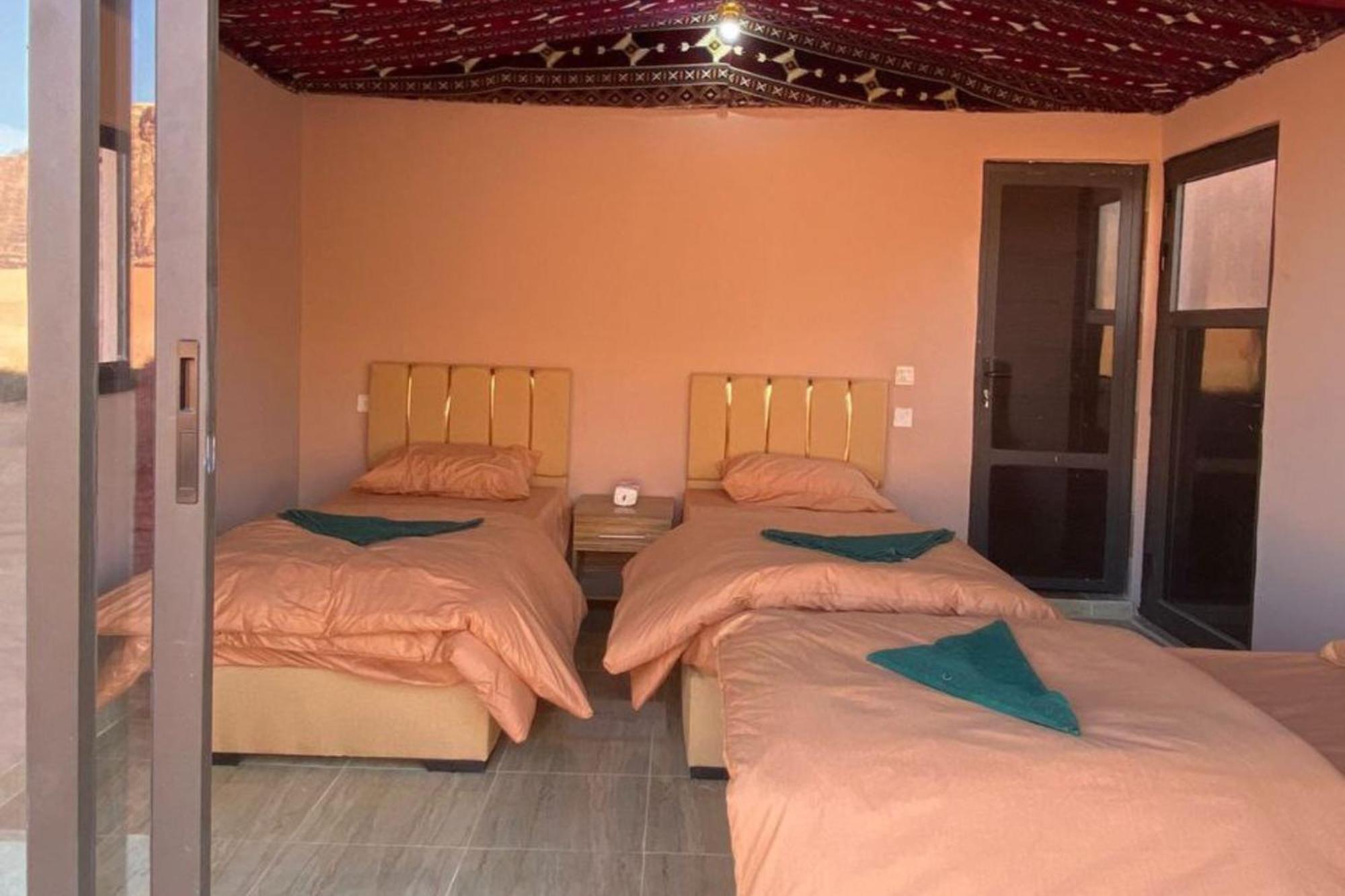 Welcome To Wadi Rum Camp Hotel Bagian luar foto